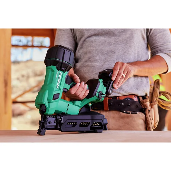 HiKOKI NV1845DAWXZ gwoździarka bębnowa akumulatorowa 18 V, 2×2,0 Ah, walizka