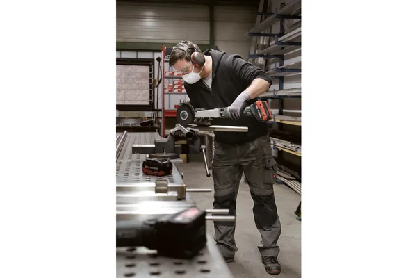 Metabo 600191850 akumulatorowa szlifierka do spoin pachwinowych KNS 18 LTX 150 18 V, bez akumulatora Metabo 600191850 akumulatorowa szlifierka do spoin pachwinowych KNS 18 LTX 150 18 V, bez akumulatora