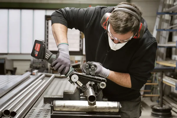 Metabo 600192850 akumulatorowa szlifierka taśmowa do rur RB 18 LTX 60 18 V, bez akumulatora
