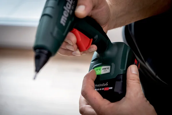 Metabo 600797840 akumulatorowy pistolet do klejenia na gorąco HK 18 LTX 20 18 V, metaBOX, bez akumulatora