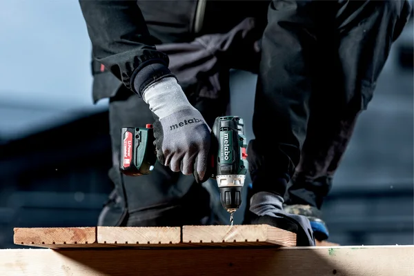 Metabo 601036870 wiertarko-wkrętarka akumulatorowa PowerMaxx BS 12 Set 12 V 40 Nm, 2×2,0 Ah, walizka Metabo 601036870 wiertarko-wkrętarka akumulatorowa PowerMaxx BS 12 Set 12 V 40 Nm, 2×2,0 Ah, walizka
