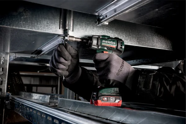 Metabo 601115500 akumulatorowy zakrętak udarowy PowerMaxx SSD 12 BL 12 V 140 Nm, 2×2,0 Ah, metaBOX