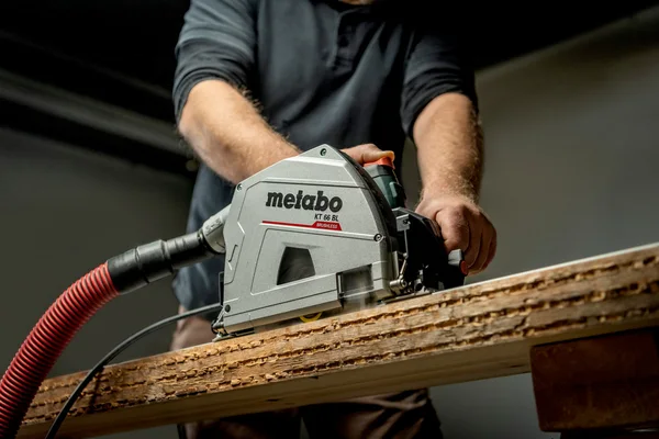 Metabo 601166500 pilarka tarczowa do cięcia wgłębnego KT 66 BL 165 mm 1200 W, metaBOX