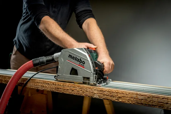 Metabo 601166500 pilarka tarczowa do cięcia wgłębnego KT 66 BL 165 mm 1200 W, metaBOX