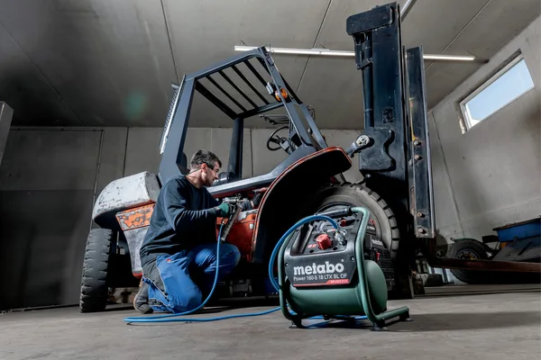 Metabo 601521850 sprężarka akumulatorowa Power 160-5 18 LTX BL OF 18 V, bez akumulatora