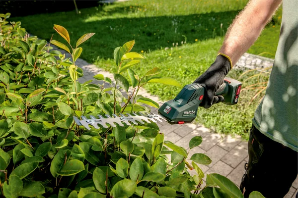 Metabo 601608850 akumulatorowe nożyce do krzewów i trawy PowerMaxx SGS 12 Q 12 V, bez akumulatora