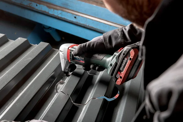 Metabo 601614850 akumulatorowy przecinak do metalu NIV 18 LTX BL 1.6 18 V, bez akumulatora
