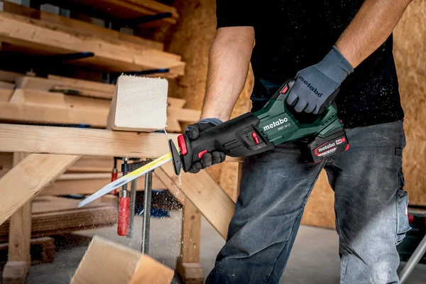 Metabo 601616840 akumulatorowa piła szablasta SSEP 18 LT, metaBOX, bez akumulatora Metabo 601616840 akumulatorowa piła szablasta SSEP 18 LT 18 V, metaBOX, bez akumulatora