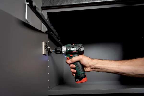 Metabo 601721500 wiertarko-wkrętarka akumulatorowa PowerMaxx BS BL 12 V 38 Nm, 2×2,0 Ah, walizka Metabo 601721500 wiertarko-wkrętarka akumulatorowa PowerMaxx BS BL 12 V 38 Nm, 2×2,0 Ah, walizka