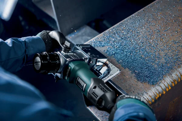 Metabo 601770500 frezarka krawędziowa do metalu KFMV 17-15 F, metaBOX Metabo 601770500 frezarka krawędziowa do metalu KFMV 17-15 F 1700 W, metaBOX