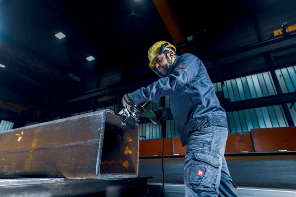 Metabo 601770500 frezarka krawędziowa do metalu KFMV 17-15 F, metaBOX Metabo 601770500 frezarka krawędziowa do metalu KFMV 17-15 F 1700 W, metaBOX