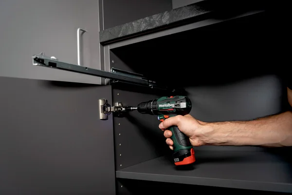Metabo 601784500 akumulatorowa wiertarka udarowa PowerMaxx SB BL 12 V 38 Nm, 2×2,0 Ah, walizka Metabo 601784500 akumulatorowa wiertarka udarowa PowerMaxx SB BL 12 V 38 Nm, 2×2,0 Ah, walizka