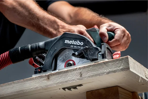Metabo 601857890 akumulatorowa ręczna pilarka tarczowa KS 18 LTX 57 18 V 165 mm, bez akumulatora