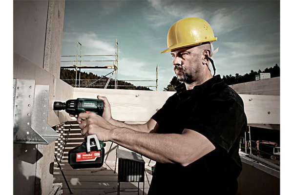 Metabo 602205500 akumulatorowy zakrętak udarowy SSW 18 LTX 400 BL, 2×4,0 Ah, metaBOX
