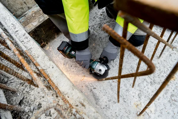 Metabo 602246850 akumulatorowa szlifierka kątowa W 18 L 9-115 18 V 115 mm, bez akumulatora