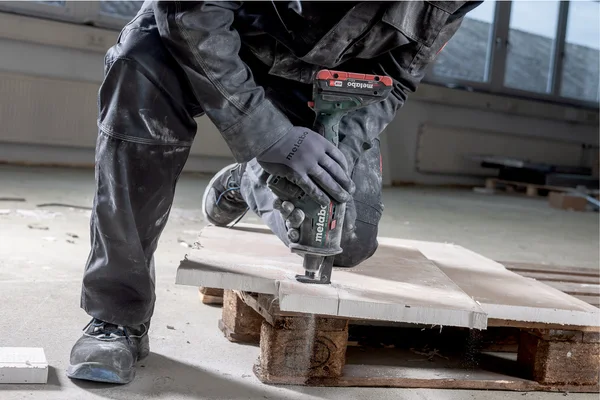 Metabo 602366850 akumulatorowa piła szablasta SSE 18 LTX BL Compact 18 V, bez akumulatora