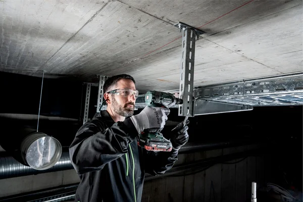 Metabo 602395840 akumulatorowy zakrętak udarowy SSW 18 LTX 300 BL 18 V 300 Nm, metaBOX, bez akumulatora