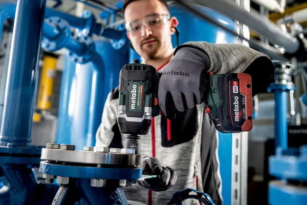 Metabo 602403660 akumulatorowy zakrętak udarowy SSW 18 LTX 800 BL 18 V 800 Nm, 2×5,5 Ah, metaBOX