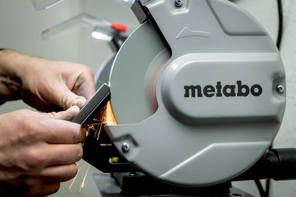 Metabo 604210000 szlifierka stołowa podwójna DSD 200 Plus 750 W Metabo 604210000 szlifierka stołowa podwójna DSD 200 Plus 750 W