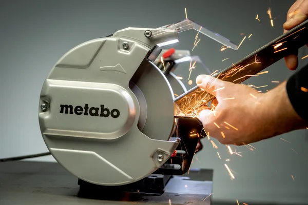 Metabo 604210000 szlifierka stołowa podwójna DSD 200 Plus 750 W Metabo 604210000 szlifierka stołowa podwójna DSD 200 Plus 750 W