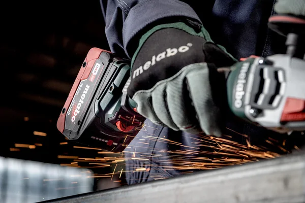 Metabo 613056840 akumulatorowa szlifierka kątowa WVB 18 LT BL 11-115 Quick 18 V 115 mm, metaBOX, bez Metabo 613056840 akumulatorowa szlifierka kątowa WVB 18 LT BL 11-115 Quick 18 V 115 mm, metaBOX, bez