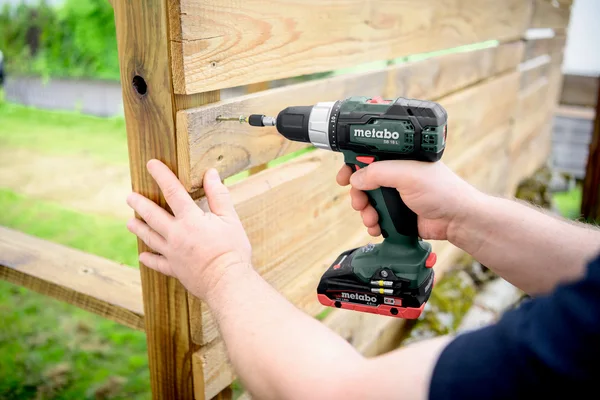 Metabo 614053710 akumulatorowa wiertarka udarowa SB 18 L Set 18 V 60 Nm, 2×2,0 Ah, walizka