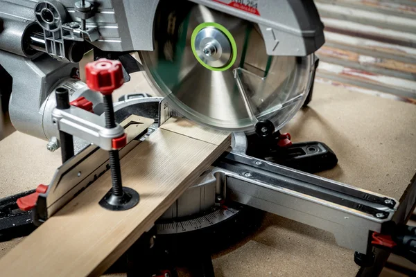 Metabo 614216650 kapówka akumulatorowa KGS 18 LTX BL 216 18 V 216 mm, 2×5,2 Ah