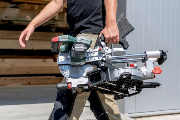 Metabo 614254650 kapówka akumulatorowa KGS 18 LTX BL 254 18 V 254 mm, 2×5,2 Ah