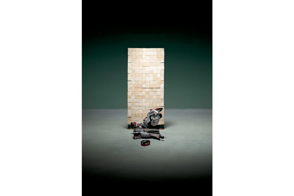Metabo 614254810 kapówka akumulatorowa KGS 18 LTX BL 254 18 V 254 mm, 2×8,0 Ah