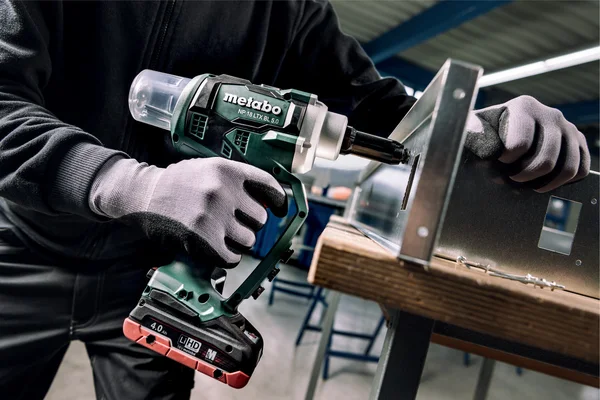 Metabo 619002890 akumulatorowa nitownica do nitów zrywalnych NP 18 LTX BL 5.0, bez akumulatora Metabo 619002890 akumulatorowa nitownica do nitów zrywalnych NP 18 LTX BL 5.0 18 V, bez akumulatora