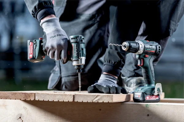Metabo 685228000 zestaw Combo Set 2.7.3 12 V BL: PowerMaxx SSD 12 BL + PowerMaxx BS 12 BL, 2×2,0 Ah, metaBOX Metabo 685228000 zestaw Combo Set 2.7.3 12 V BL: PowerMaxx SSD 12 BL + PowerMaxx BS 12 BL, 2×2,0 Ah, metaBOX